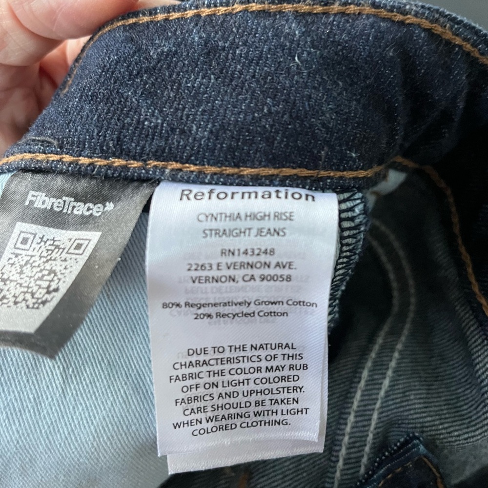 Reformation High-Rise Straight Jeans in Dark Indigo - Picture 5 of 12